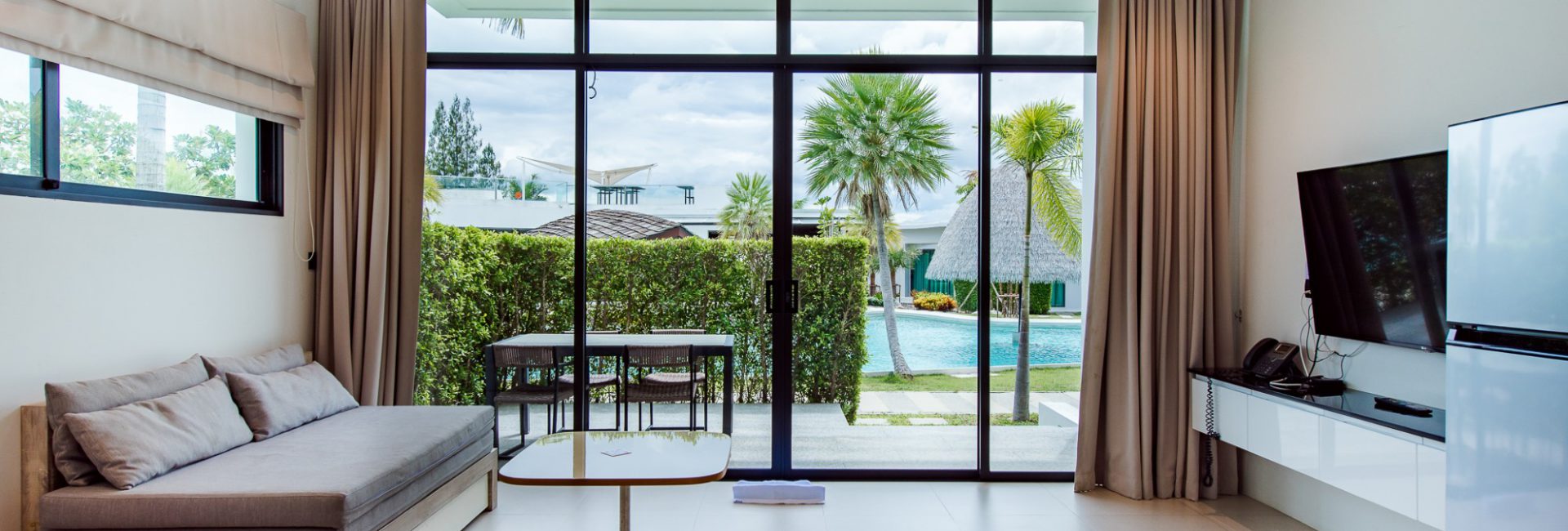 1 Bedroom Pool Access