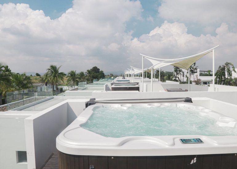 2 Bedroom Villa with Jacuzzi